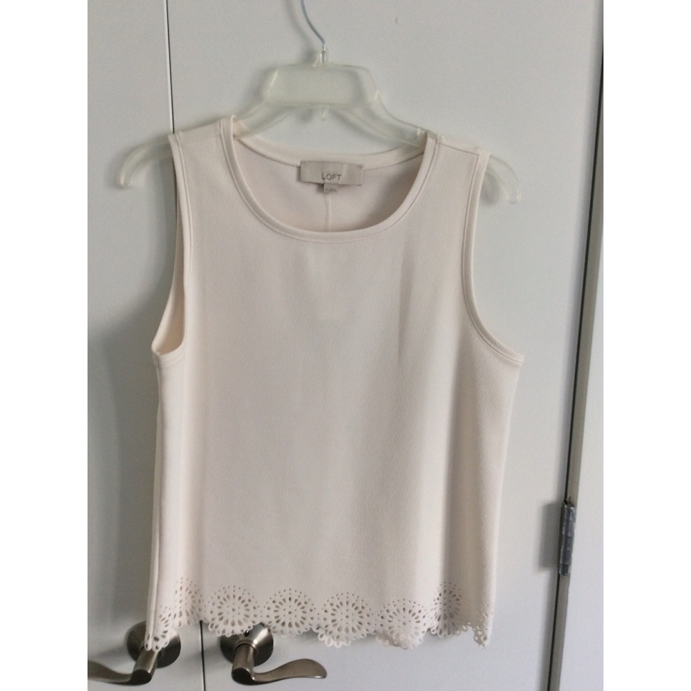 *SOLD*——Ann Taylor LOFT Scalloped Blouse, Size M, NWT!